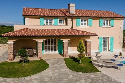 Villa a Kras con piscina
