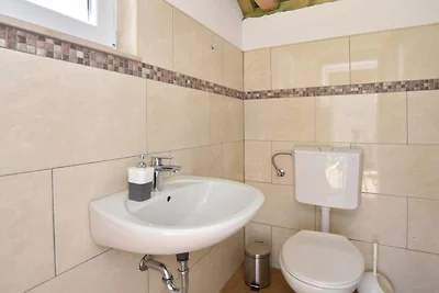 Five Bedroom Holiday Home
