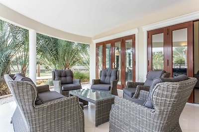 Modernes Ferienhaus nahe Mambo Beach in...