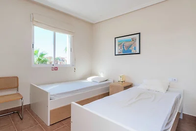 Moderna villa con piscina a Murcia