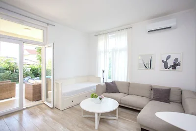Luxuriöse Villa mit Privatpool in Kaštel...