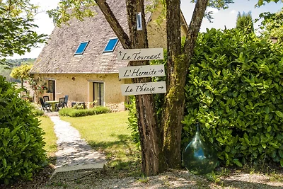 Wunderschönes Ferienhaus mit Pool in Thenon