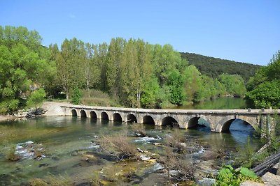 Charmantes Ferienhaus mit Terrasse im Gard