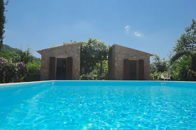 Komfortable Villa in Santa Fiora mit...