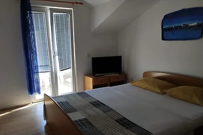 Two Bedroom Apartment with Sea View and Balco...