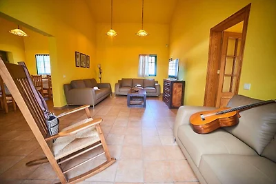 Villa in La Oliva met Vulkanzicht Pool