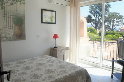 Ferienhaus mit Gemeinschaftspool und 200 m vo...