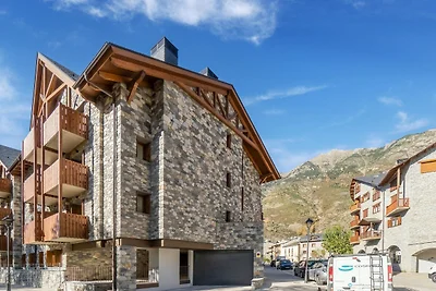 Steinhaus in Benasque am See
