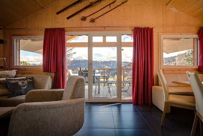 Lebhaftes Chalet mit Whirlpool