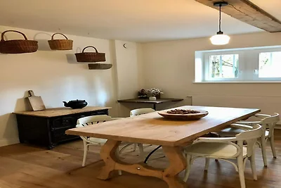 Huisje met 2 slaapkamers, park en hertenpark