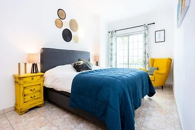 Haus in Albufeira mit Pool und Garten