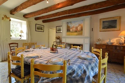 Geräumiges Ferienhaus mit eingezäuntem Teich