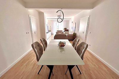 Apartment Lana - Two Bedroom Apartment with T...