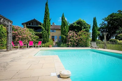 Schönes Bauernhaus mit privatem Pool