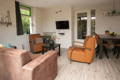 Schöner Bungalow in Friesland mit Terrasse