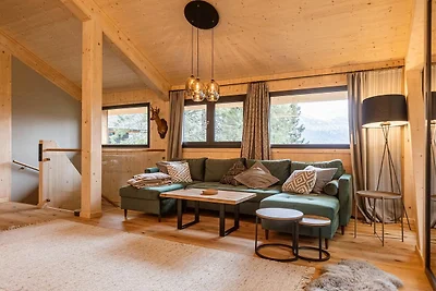 Lavish chalet with hot tub
