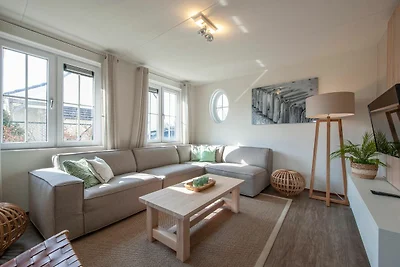 Villa mit Sauna und Ruderboot, nahe dem...
