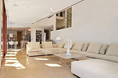 Villa in Nueva Andalucía mit Infinity-Pool