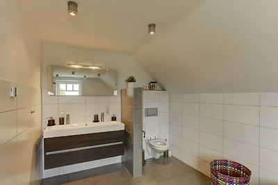Moderna casa vacanze con giardino