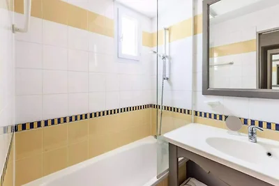 Wohnung in Mallemort nahe Pont Royal