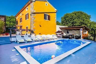 Villa a Šušnjevica con piscina