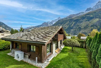 Boutique Chalet near Chamonix Centre & Ski...