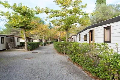 Mobilheim auf dem Hügel mit Pool