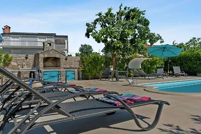 Villa in Barušić mit Schwimmbecken