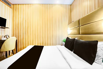 Super Hotel O Vivekanand Marg