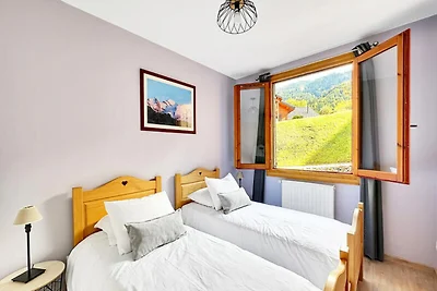 Appartement in Les Carroz met privétuin