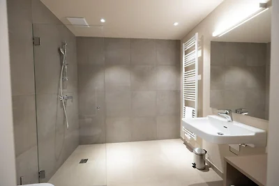 Moderne studio met woon- en slaapgedeelte.