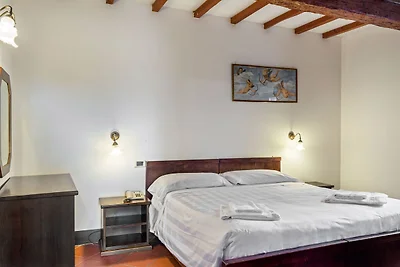 Cottage rustico a Magione con piscina