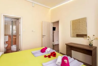 Villa Goldfield - One Bedroom Apartment with ...