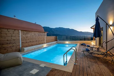 Stylish Villa with Heated Pool, Jacuzzi, Gym ...