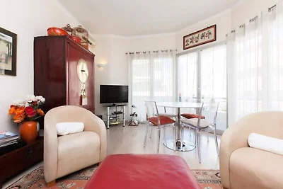 3-Zimmer-Wohnung im Stadtzentrum, in der Nähe...