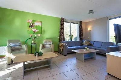 Villa für 14 Personen mit 6 Zimmern in Andijk