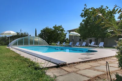 Villa pro Person mit Wald