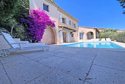 Häuser & Villen für 8 Personen