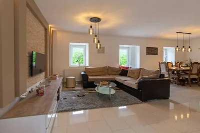 Ferienhaus in Slivno mit Schwimmbecken