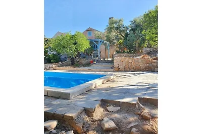 Hütte in Veli Losinj mit Schwimmbecken