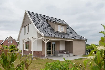 Luxuriöse Villa mit 3 Badezimmern, in De...