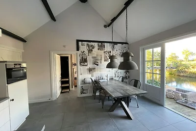 Wunderschönes Chalet am Flussufer in Cothen