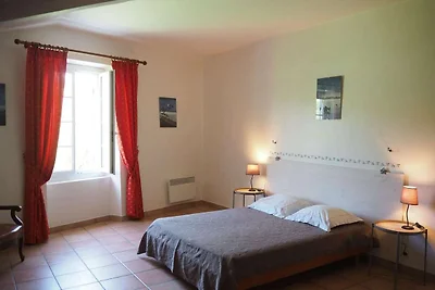 Graziosa casa in pietra con terrazza e giardi...
