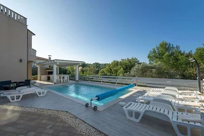 Villa in Premantura met zwembad