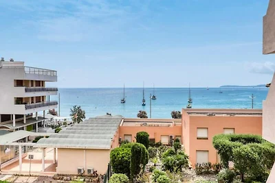 Apartment in Le Lavandou mit Meerblick