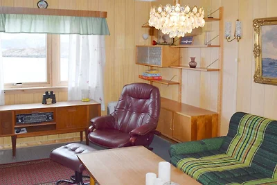 6 Personen Ferienhaus in Sandhornøy