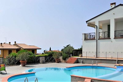 Wohnung in Lazise mit Pool und Balkon