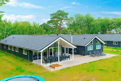 18 Personen Ferienhaus in Væggerløse
