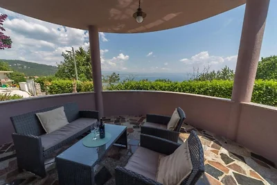 Two bedroom apartment with sea view