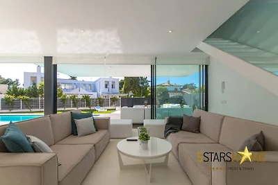 Villa, 180m zum Sandstrand